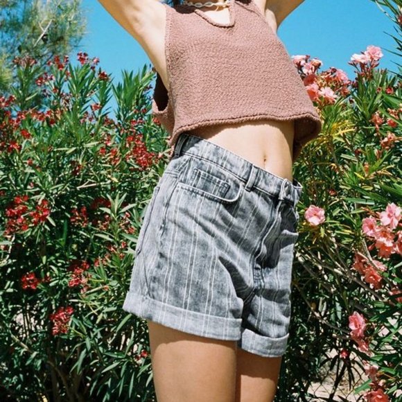 Urban Outfitters | NWT High-Waist Mom Short - Picture 6 of 8